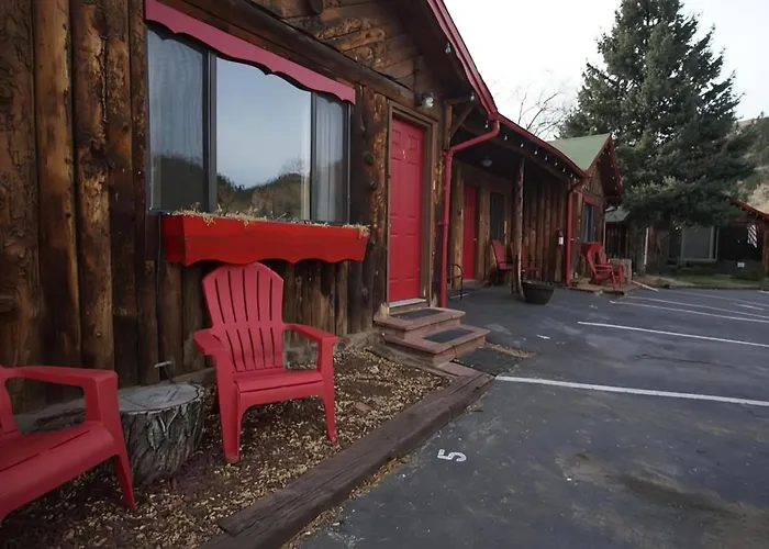 Foot Of The Mountain Motel